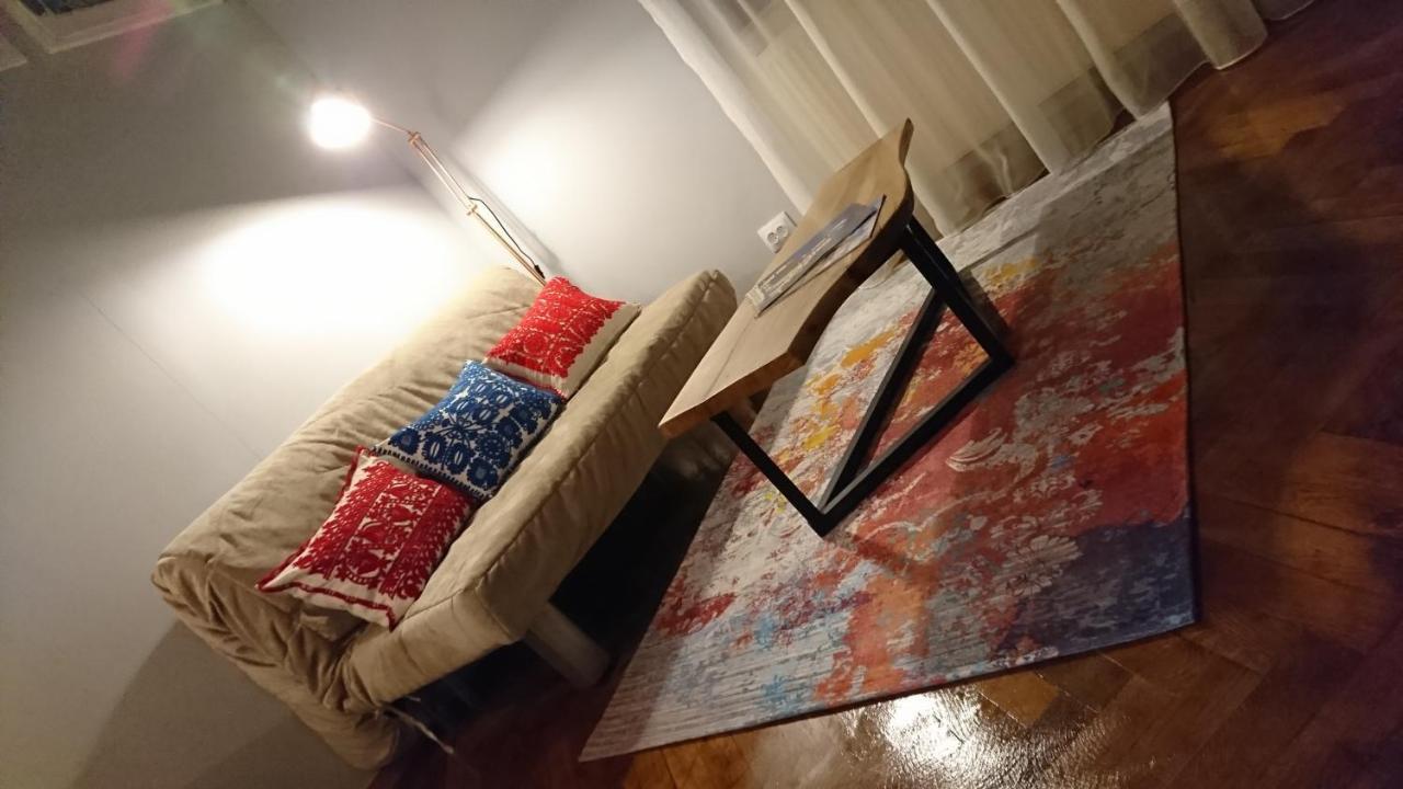 Black Gate - 2 Bedroom Apartment In The Heart Of Old Town With Free Private Secured Parking Брашов Екстер'єр фото